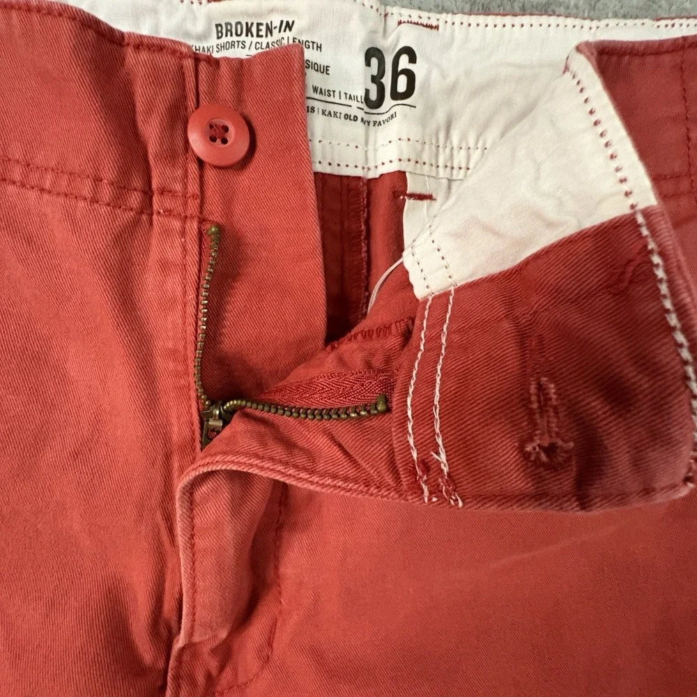Old Navy Men's 38 Red Coral Broken In Khaki Shorts Classic Length Flat Front